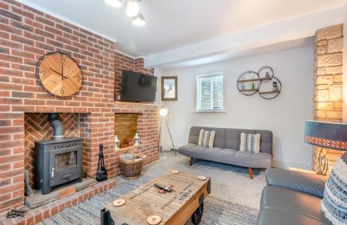 Clumber Park House | Cozy Poulter Cottage with Hot Tub & Pet-Friendly Comfort