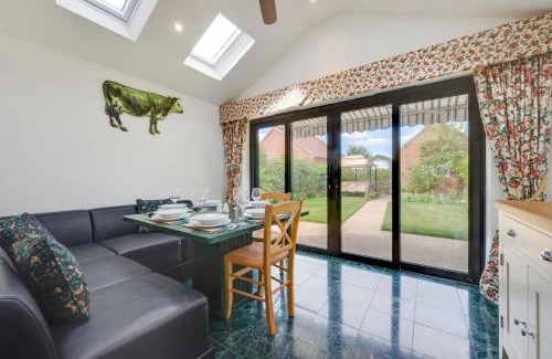 Holt House | Guest Rated: 9.3 at Pound Cottage - Family-Friendly Retreat
