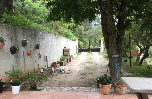 Signes Apartment | Serene Retreat for Nature Lovers with Pool & Family Amenities
