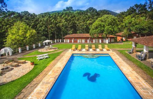 Atibaia Hotel | Pet-Friendly Pousada Águas do Vale with Ocean Views