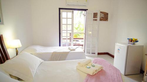 Retiro Hotel | Discover Pousada Éden: Oceanfront Stay with Pool Access