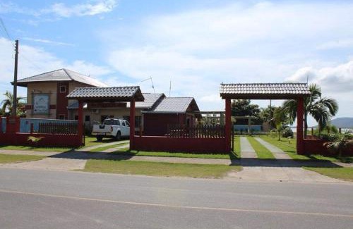 Sao Francisco do Sul Hotel | Pet-Friendly Getaway at Pousada 4 Estações Itapoa