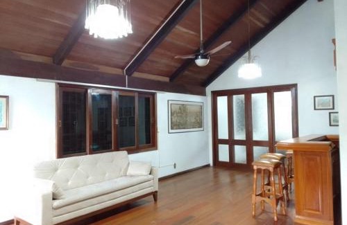 Centro House | Budget-Friendly Pousada A Cabana with Pool & Pet Amenities