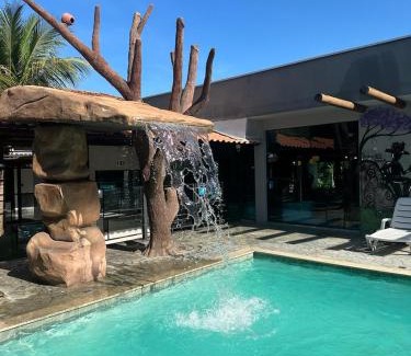 Barra do Garcas Hotel | Pet-Friendly Retreat at Pousada Aguas Quentes with Pool
