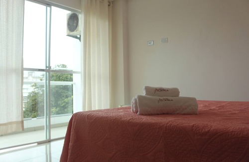 Salvador Hotel | Cozy Pousada Aliança: Child-Friendly Retreat with Balcony