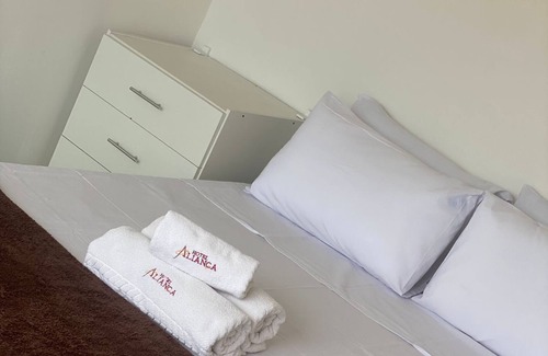 Salvador Hotel | Cozy Pousada Aliança: Child-Friendly Retreat with Balcony