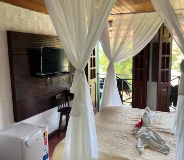 Olinda Historical Center Hotel | Cozy Pousada Alto Astral: Oceanfront & Pet-Friendly Retreat