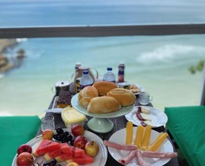 Barra de Guaratiba Hotel | Pet-Friendly Pousada Alto da Prainha with Oceanfront Views