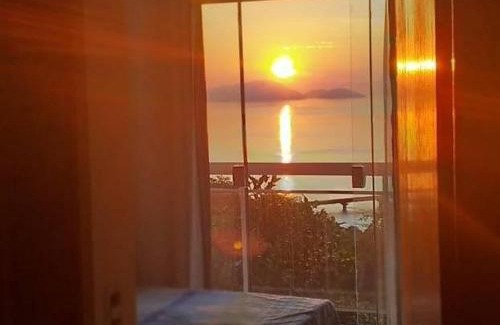 Mangaratiba Hotel | Scenic Pousada Alto de Junqueira with Pool & Ocean Views