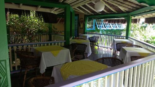 Centro Hotel | Inviting Pousada Ana Doce: Ocean Views & Family-Friendly