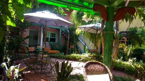 Centro Hotel | Inviting Pousada Ana Doce: Ocean Views & Family-Friendly