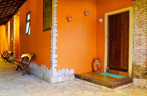 Eldorado Ski Chalet | Pet-Friendly Pousada Arapassu: Family Fun and Relaxation