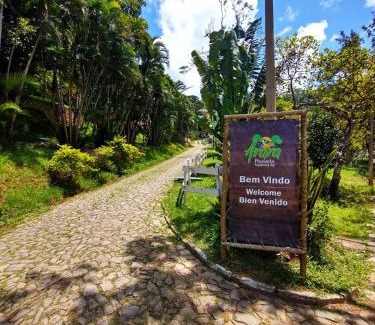 Esplanada do Cruzeiro Hotel | Discover Pousada Arara: Oceanfront Retreat with Pool Access