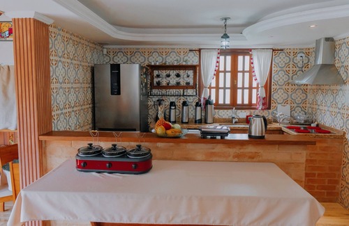 Vila Telma Hotel | Discover Pousada Araucária Suítes: Guest Rated 9.8/10