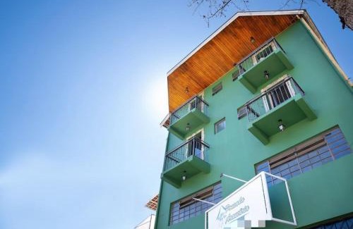 Vila Telma Hotel | Budget-Friendly Pousada Araucária with Breakfast & Family Amenities