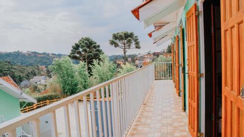 Vila Telma House | Pet-Friendly Pousada Araucária Suítes with Hot Tub & Breakfast