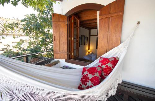 Historic Center Hotel | Discover Pousada Arte Urquijo: Ocean View & Pool Oasis