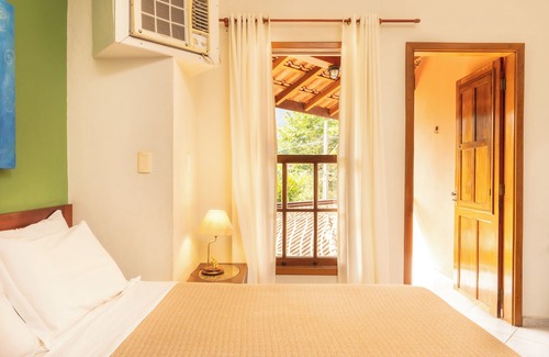 Centro Comercial Hotel | Relax at Pousada Atiaia: Pool, Spa & Family-Friendly Stay