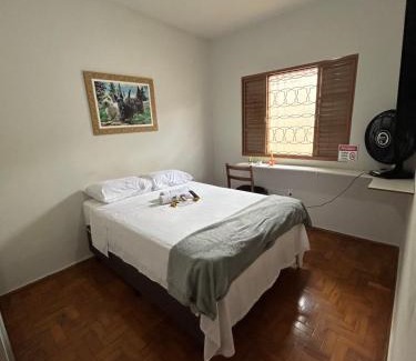 Nossa Senhora Aparecida House | Budget-Friendly Pousada com Cozinha e Alta Avaliação