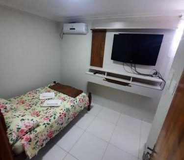 Teixeira de Freitas House | Pet-Friendly Pousada Avenida with Breakfast & Family Amenities