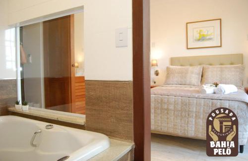 Santo Antonio Hotel | Family-Friendly Pousada Bahia Pelô with Inviting Hot Tub