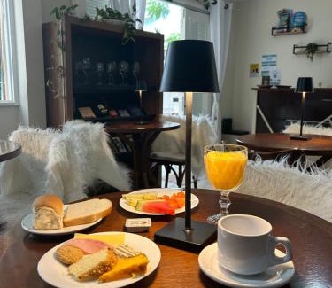 Pioneiros Hotel | Charming Pousada Balneário Camboriú with Hot Tub & Family Fun