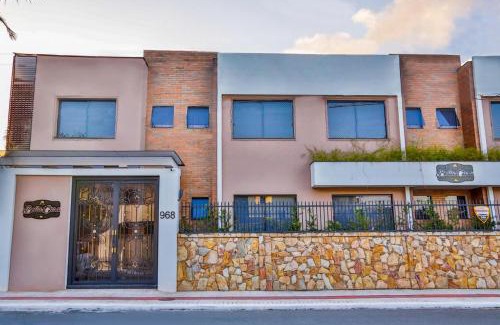 Jardim Iate Clube Hotel | Experience Oceanfront Bliss at Pousada Bella Casa