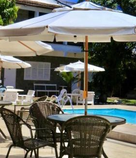 Rio das Ostras Hotel | Pet-Friendly Escape at Pousada Belmare with Poolside Relaxation