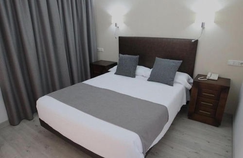 Penha Hotel | Enjoy Family-Friendly Comfort at Pousada Blessed