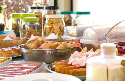 Joao Fernandes Hotel | Blue Ocean Pousada: Family-Friendly Retreat with Breakfast