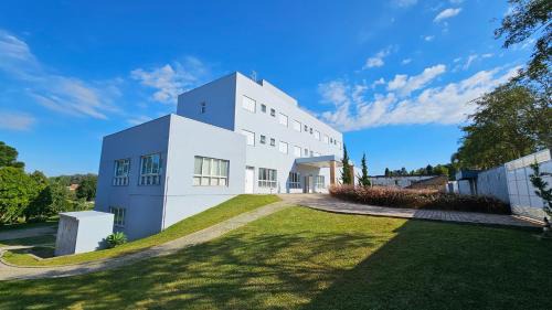 Caxias do Sul Apartment | Exceptional Pousada Bom Pastor: Family-Friendly Retreat