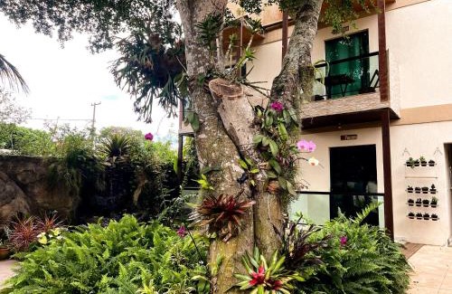 Cabo Frio Hotel | Discover Pousada Bon Vivant: 9/10 Guest-Rated Retreat