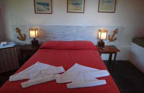 Historic Center Hotel | Discover Pousada Bucaneiros: Oceanfront Retreat with Pool