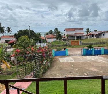 Touros House | Pet-Friendly Pousada Bugaendrus with Pool & Hot Tub