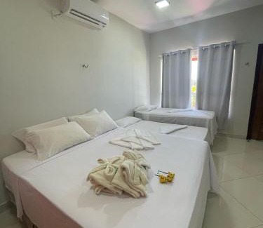 Touros House | Pet-Friendly Pousada Bugaendrus with Pool & Hot Tub