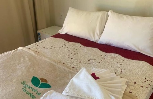 Touros Hotel | Relax at Pousada Bugaendrus with Pool and Spa Amenities