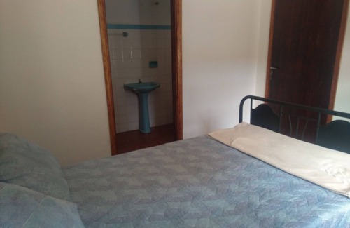 Campina do Monte Alegre Hotel | Discover Pousada Canto da Praça: Family-Friendly Stays