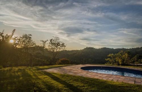 Santo Antonio do Pinhal Hotel | Serene Oceanfront Retreat at Pousada Casa Da Colina