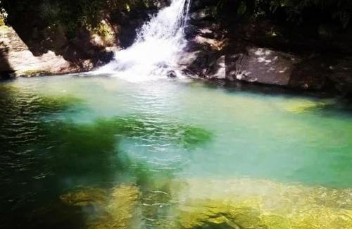 Luminarias Hotel | Relax at Pousada Cachoeira Esmeralda with Pool & Spa