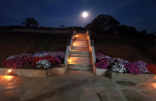 Luminarias Hotel | Relax at Pousada Cachoeira Esmeralda with Pool & Spa