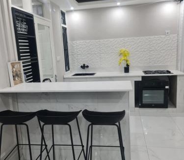 Maputo House | Top-Rated Pousada Calma: Pet & Child Friendly Retreat
