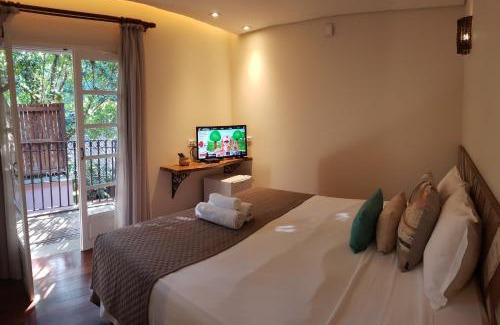 Sao Sebastiao Hotel | Discover Pousada Camburi: Family-Friendly with Pool Access
