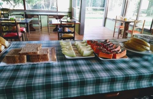 Pontal do Parana Hotel | Pet-Friendly Pousada Caminho das Ilhas with Pool Access