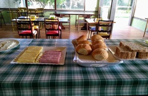 Pontal do Parana Hotel | Pet-Friendly Pousada Caminho das Ilhas with Pool Access