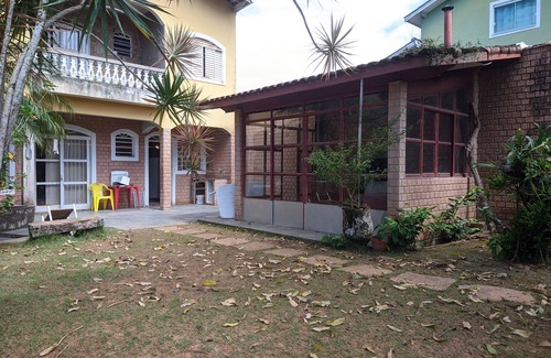 Ipiranguinha House | Relaxing Oasis at Pousada Caminho da Serra for Families