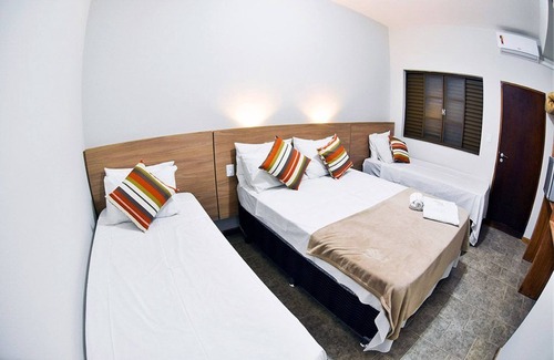 Brotas Hotel | Relax at Pousada Caminho das Aguas with Pool & Dining
