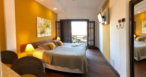 Praia Grande Hotel | Relax at Pousada Caminho do Sol with Pool and Breakfast