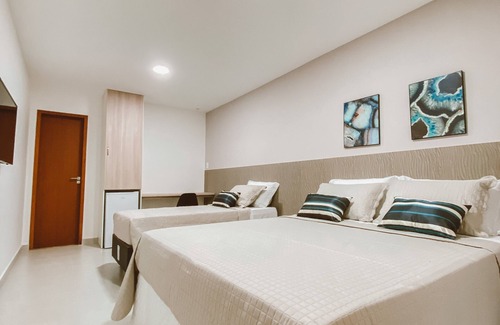 Pero Hotel | Family-Friendly Pousada Caminho Do Mar with Pool Access