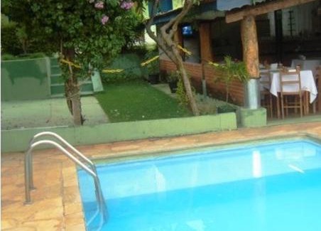 Sao Pedro Hotel | Pet-Friendly Pousada Caminhos de São Pedro with Pool Access