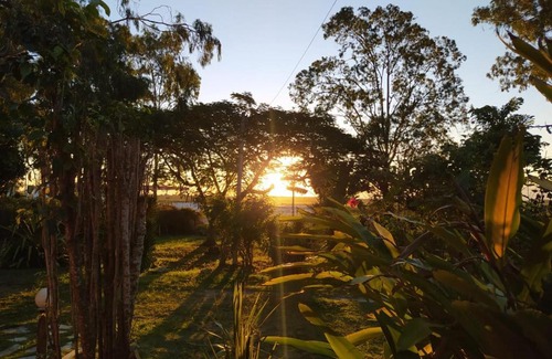 Caravelas Hotel | Pet-Friendly Pousada Campos de Búzios with Pool Access